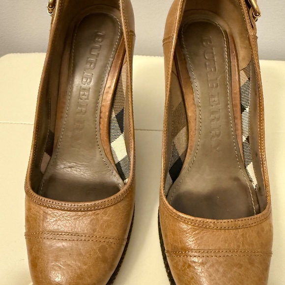 Burberry Platform Leather Pumps, Taupe, size 6.5 - Picture 6 of 10